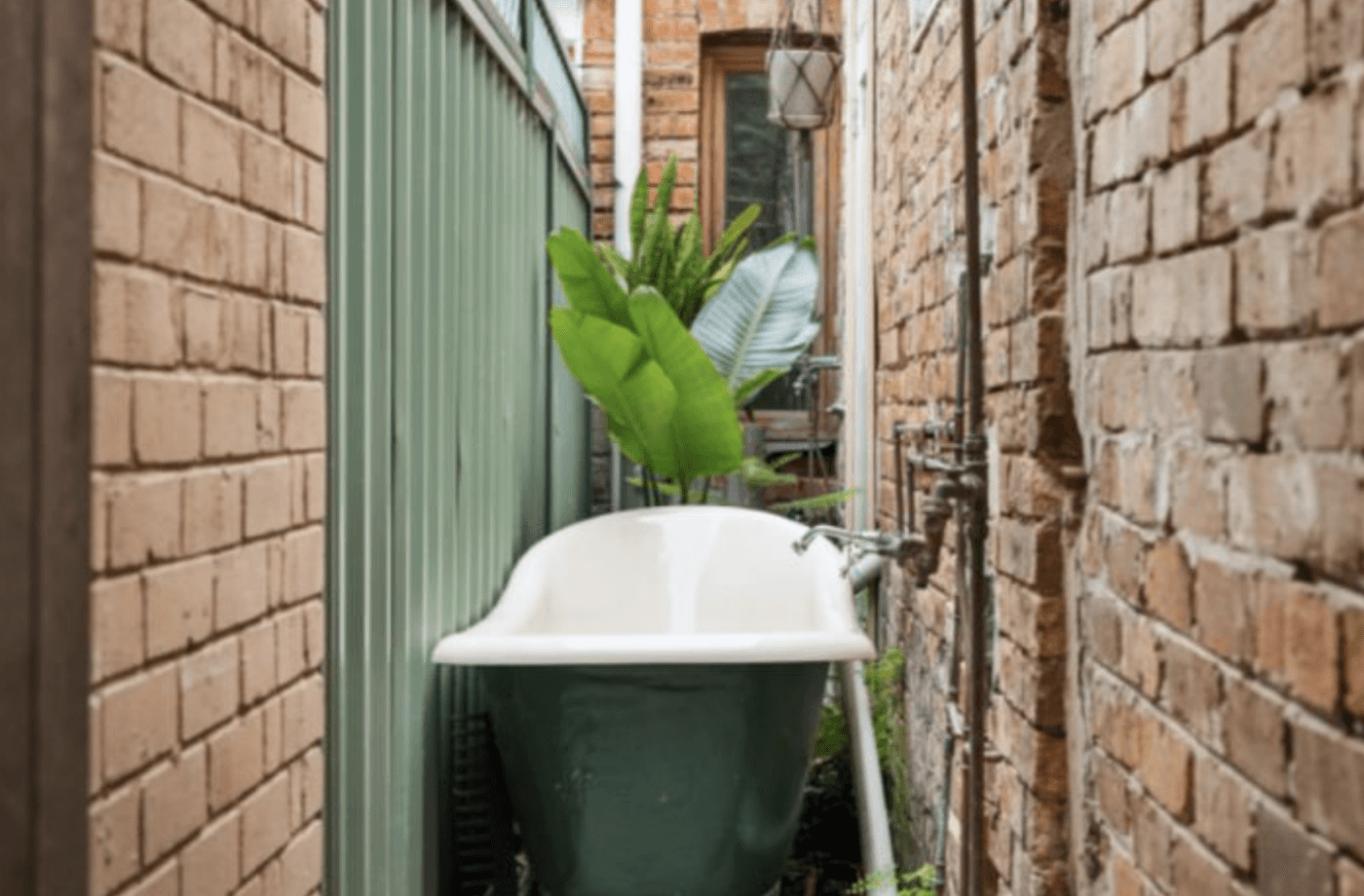 Bath outside townhouse