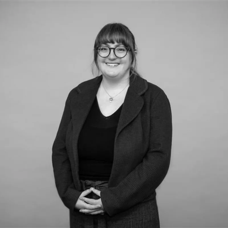 Rebecca Thompson Looij 1